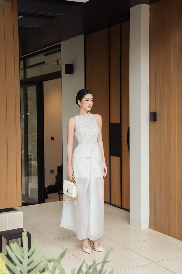 ESTELLA DRESS - Halter-Neck Long Dress with Graceful, Flowing Skirt