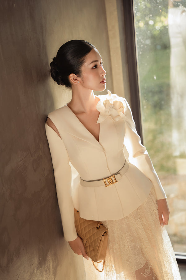 BEAU SET - Office Ensemble Featuring Shoulder-Cut Blazer and Flared Skirt