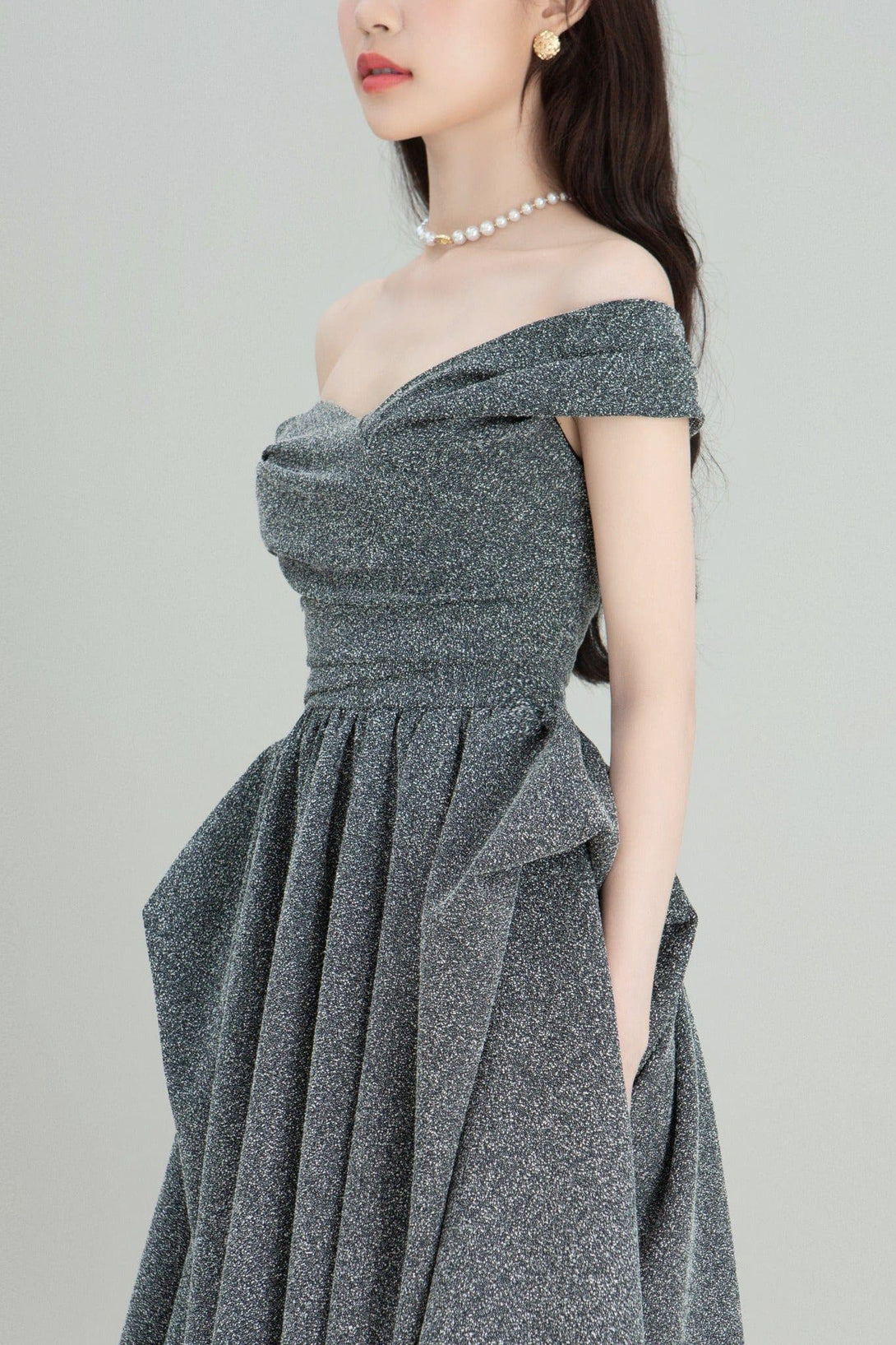 DARLING DIVA Kirei Asymmetric Shoulder Dress