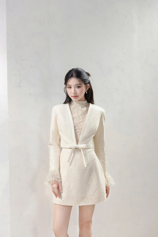 NORIN SET - White Lace Long Sleeve Shirt Set with Elegant Classic Bow